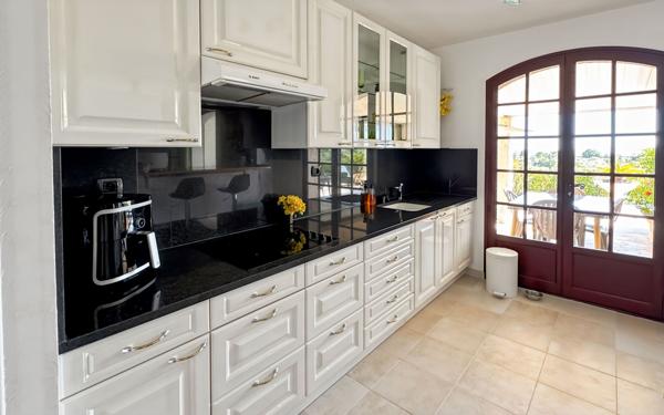 Maison à vendre    5 pièces • 105 m2 Mouans-Sartoux