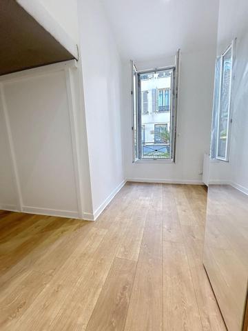 Deux pièces sur cour au calme, presque comme une petite maison !