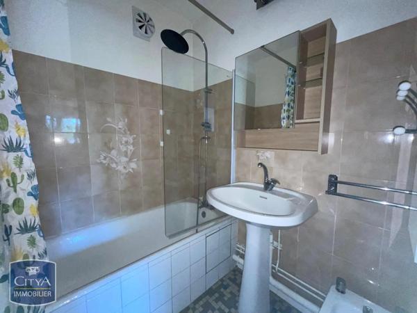 Appartement à louer 4 pièces 64.91m² Oullins (69600)