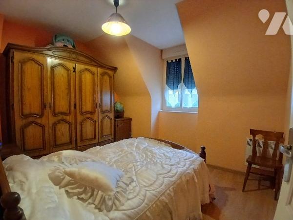LECOUSSE (35) mais mit entree WC, cuis SAM terra sal Etge 3 chbres SDE WC chauf élec Gge Cab Pel