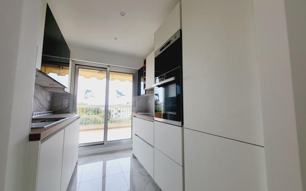 Appartement à louer    3 pièces •  Antibes