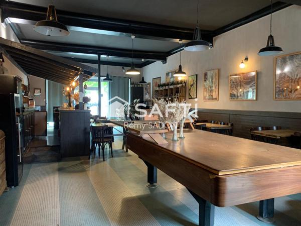 Immeuble (murs commerciaux + appartement 150m2)