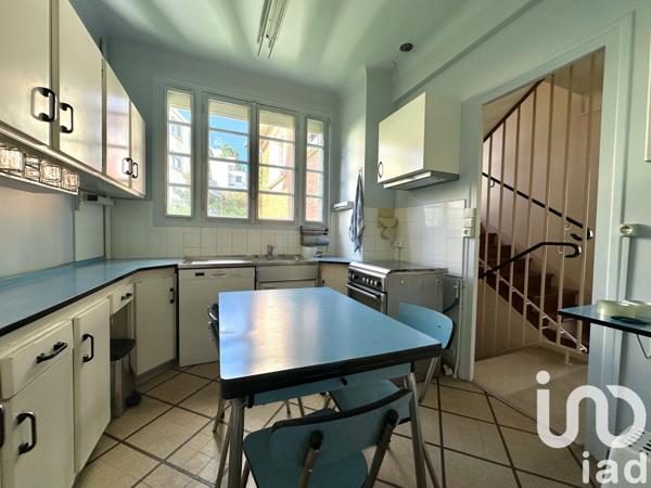 Maison traditionnelle 9 pièces de 190 m² à Châtenay-Malabry (92290)