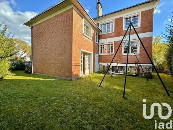 Maison traditionnelle 9 pièces de 190 m² à Châtenay-Malabry (92290)