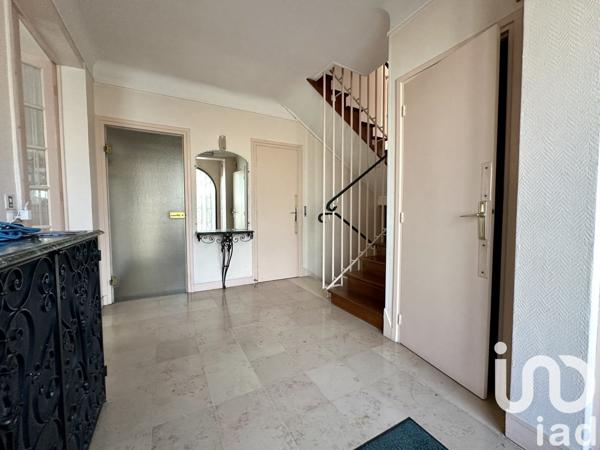 Maison traditionnelle 9 pièces de 190 m² à Châtenay-Malabry (92290)