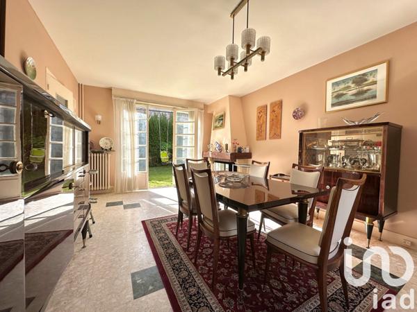 Maison traditionnelle 9 pièces de 190 m² à Châtenay-Malabry (92290)