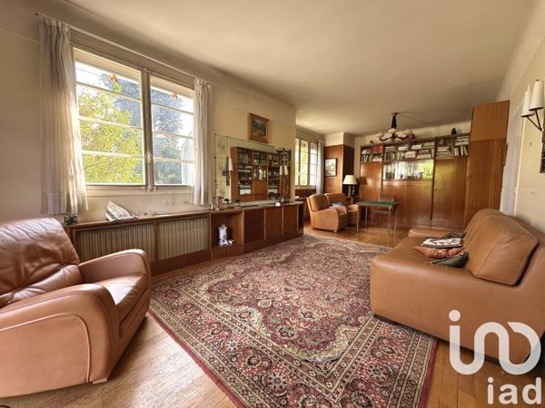 Maison traditionnelle 9 pièces de 190 m² à Châtenay-Malabry (92290)