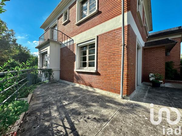 Maison traditionnelle 9 pièces de 190 m² à Châtenay-Malabry (92290)