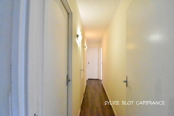 Appartement à vendre 3 pièces 66m² à RIS ORANGIS (91) - cave - place de parking privative.