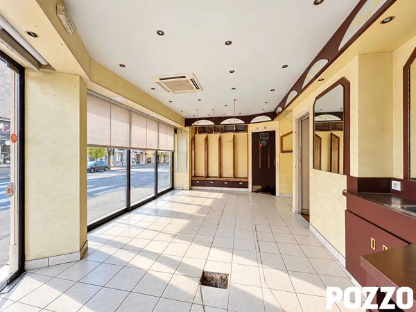 A Vendre - Saint Hilaire Du Harcouet - Immeuble 5 pièce(s) 245 m² - local commercial - appartement - maison SAINT HILAIRE DU HARCOUET