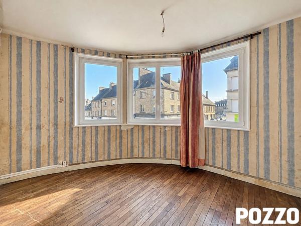 A Vendre - Saint Hilaire Du Harcouet - Immeuble 5 pièce(s) 245 m² - local commercial - appartement - maison SAINT HILAIRE DU HARCOUET