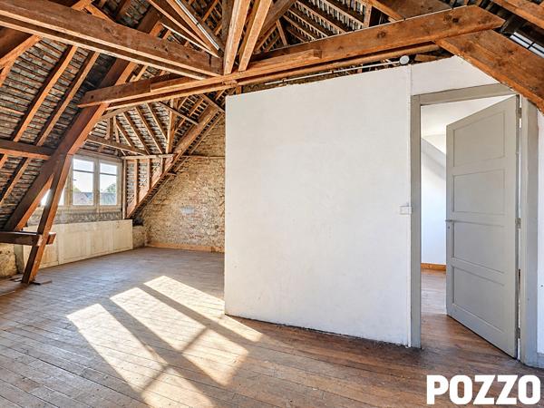 A Vendre - Saint Hilaire Du Harcouet - Immeuble 5 pièce(s) 245 m² - local commercial - appartement - maison SAINT HILAIRE DU HARCOUET