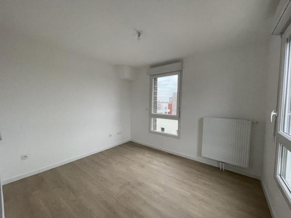 A LOUER : T2 à LILLE • • 745 € CC • Réf. G524-2