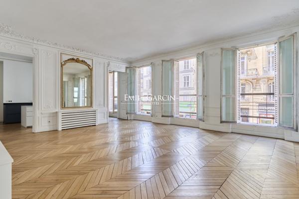 A vendre -  appartement - 214 m²  - Paris - 75008 - Saint Philippe du Roule