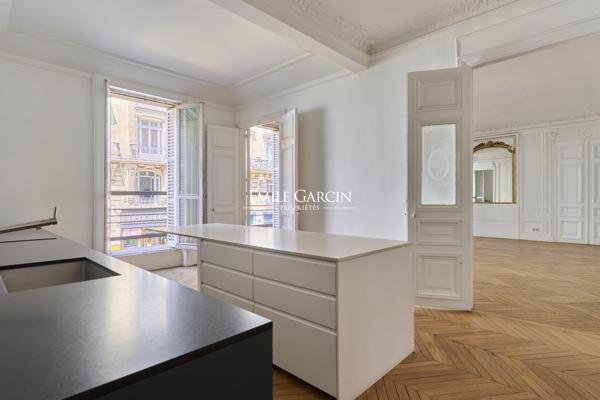 A vendre -  appartement - 214 m²  - Paris - 75008 - Saint Philippe du Roule