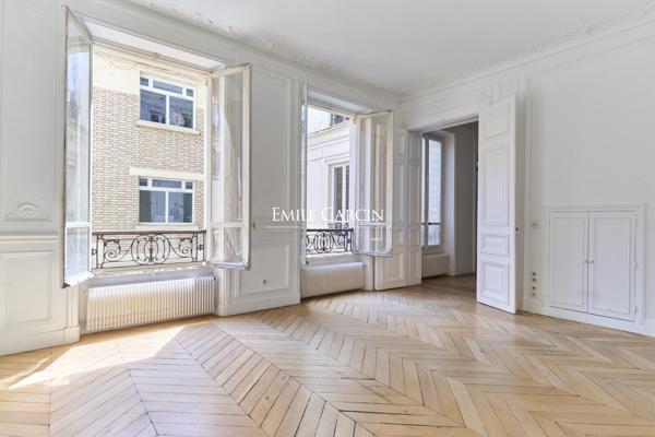 A vendre -  appartement - 214 m²  - Paris - 75008 - Saint Philippe du Roule