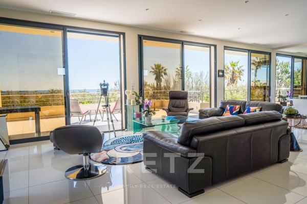 Villa contemporaine en première ligne