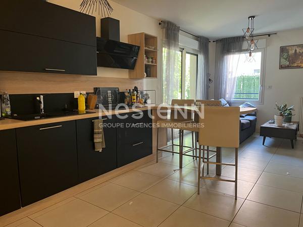 Villefranche Sur Saône - T2 résidence 2019 - parfait état - 1 extérieur - 1 parking - au calme