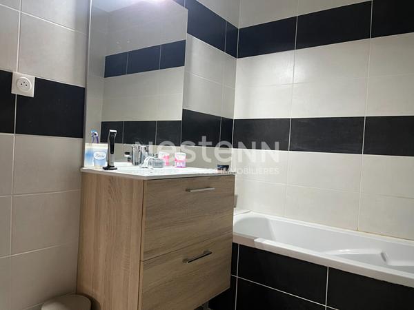 Villefranche Sur Saône - T2 résidence 2019 - parfait état - 1 extérieur - 1 parking - au calme