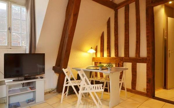 Location                                                      Appartement
                        
                     1 pièces                      26 m2                     à Chartres