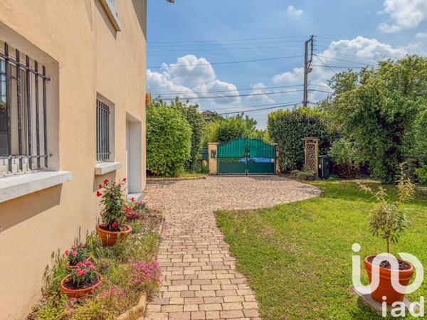 Maison à vendre 8 pièces 183 m² Sainte-Foy-lès-Lyon