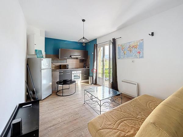 Maison avec appartement principal et dépendance