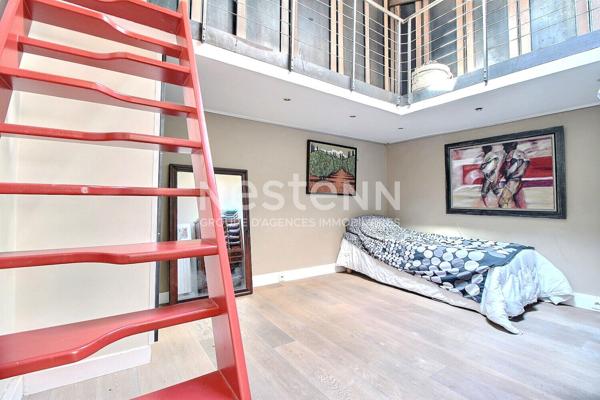 A vendre Maison Courbevoie Bécon 8 pièces 4/5 chambres calme proche transports écoles