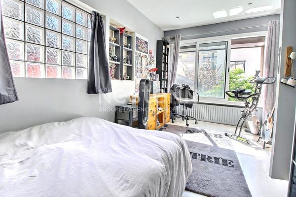 A vendre Maison Courbevoie Bécon 8 pièces 4/5 chambres calme proche transports écoles