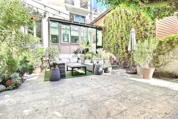 A vendre Maison Courbevoie Bécon 8 pièces 4/5 chambres calme proche transports écoles