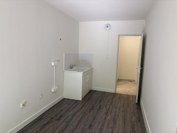 À louer – Spacieux T4 de 101 m² avec parking et cave – Marseille 12e (Frais D'agence Réduits)