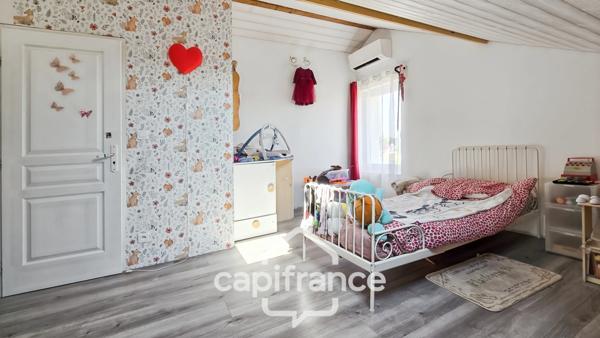 Maison à vendre de 117 m² avec appartement T1 sur terrain de 1964 m² à EPERVANS (71)
