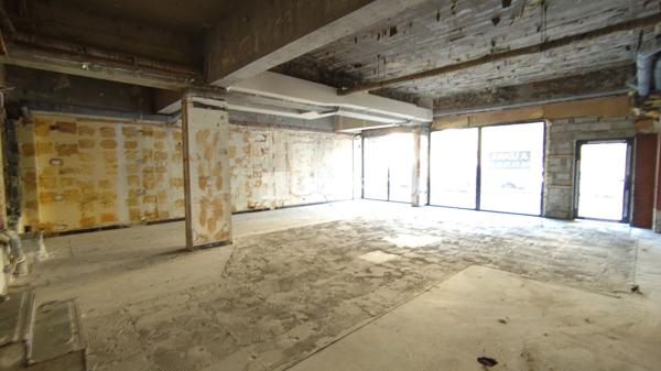 Location local commercial Perpignan - 231 m² - 1 990 €/mois