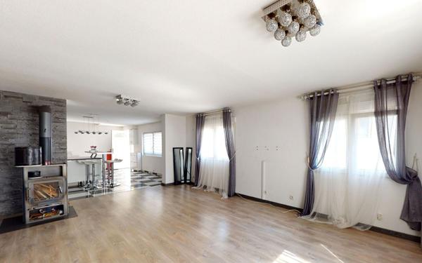 Immeuble à vendre    9 pièces •  Mulhouse