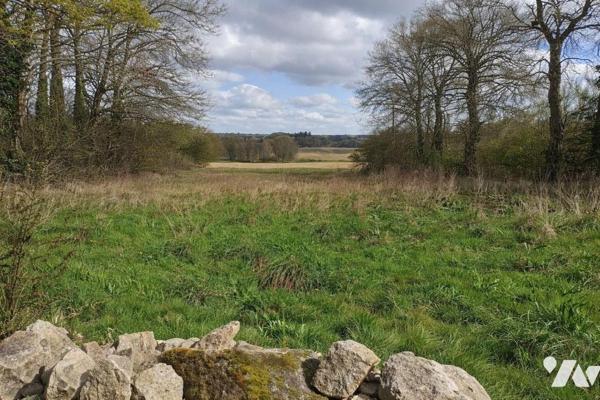 Maison d'habitation de type longère, divisée en deux logements, comprenant :
Logement 1 (à l'e...