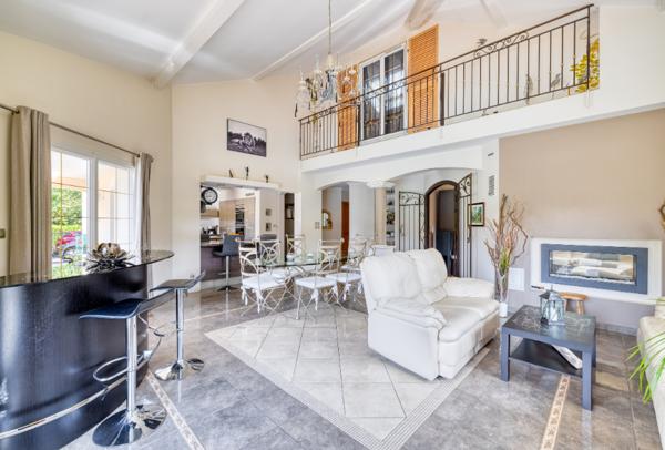 Maison 5 pièces - 245 m² Bien prestige