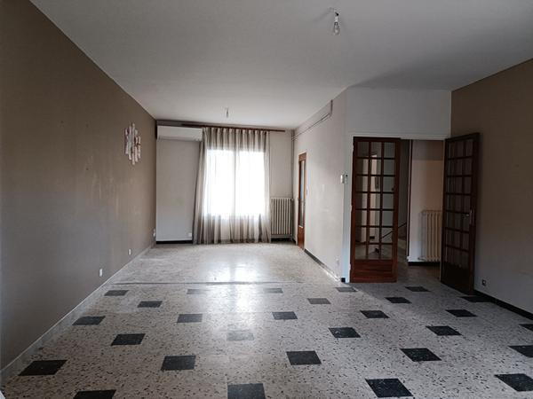 VILLA 6 pièces - 131,60 m² - LE BOUSQUET D'ORB - 870 € CC