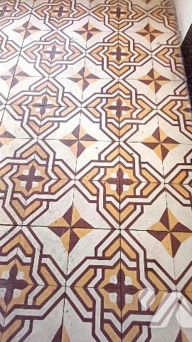 Appartement T3 sur le boulevard dans une authentique résidence uzétienne au cachet ancien