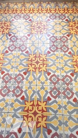 Appartement T3 sur le boulevard dans une authentique résidence uzétienne au cachet ancien