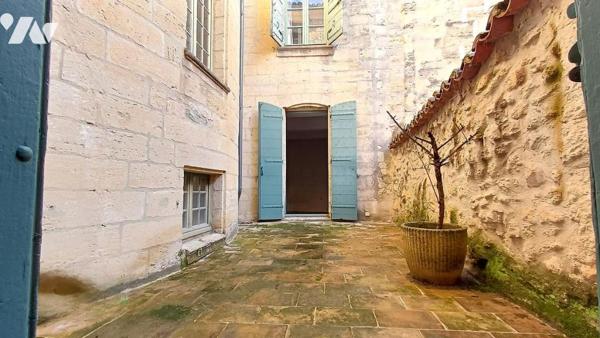 Appartement T3 sur le boulevard dans une authentique résidence uzétienne au cachet ancien