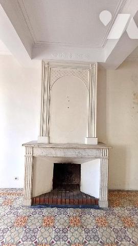 Appartement T3 sur le boulevard dans une authentique résidence uzétienne au cachet ancien