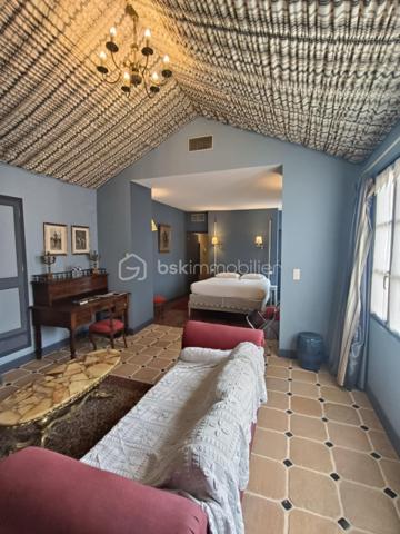 Local commercial de 779 m²