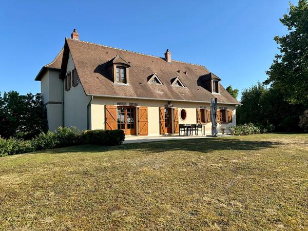 Maison 170m² avec jardin arboré au calme à 5 minutes du centre ville de Bourges !