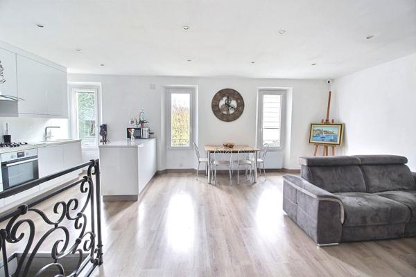 Marignane, Appartement 4 pièces d'environ 74 m2 + Garage + 1 place de stationnement privative