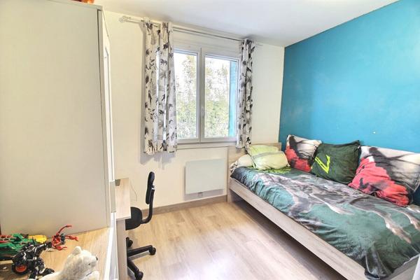 Marignane, Appartement 4 pièces d'environ 74 m2 + Garage + 1 place de stationnement privative