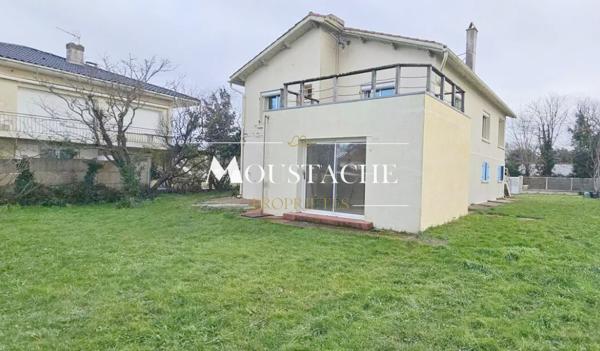 MAISON A RÉNOVER AU BEAU POTENTIEL - VUE MER -