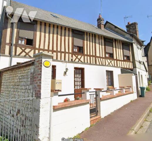 Maison normande à colombages — Centre-ville