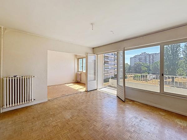 Appartement T3 de 70 m² évolutif en T4 , balcon et ascenseur, fort potentiel, Angers