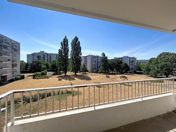 Appartement T3 de 70 m² évolutif en T4 , balcon et ascenseur, fort potentiel, Angers