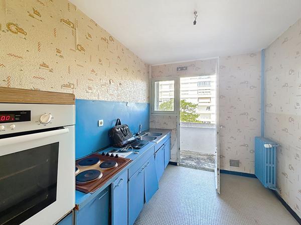 Appartement T3 de 70 m² évolutif en T4 , balcon et ascenseur, fort potentiel, Angers