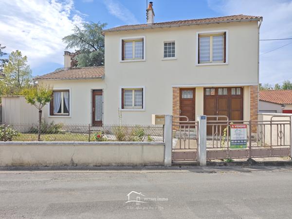 MAISON 3 CHAMBRES COEUR DE VILLE Lezay (79120)